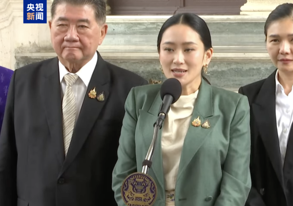 在野未满一年 泰国史上最年青总理何故被停职？